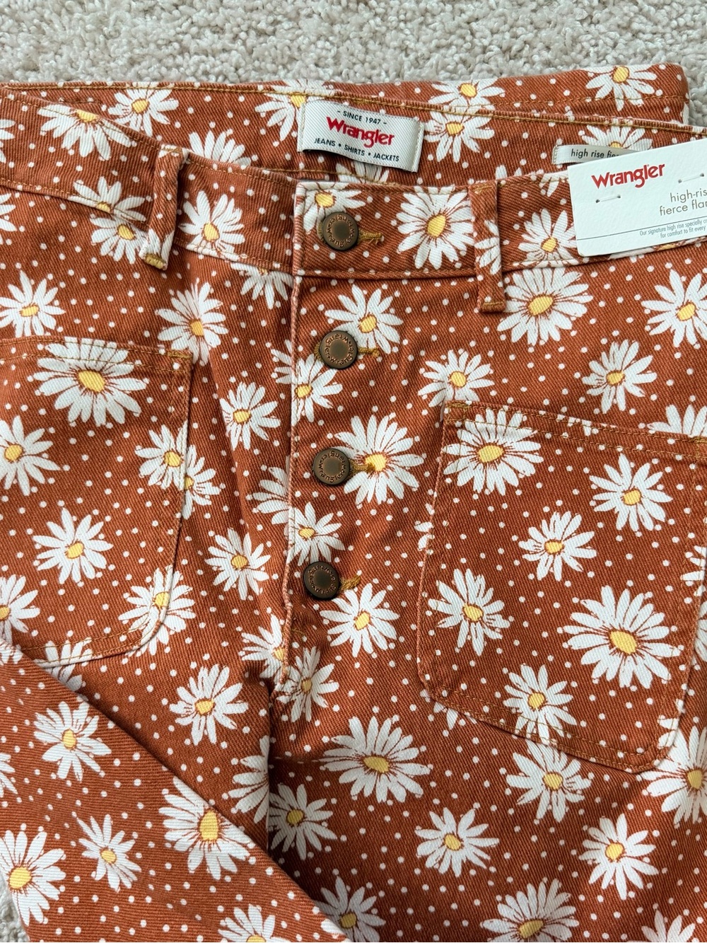 Wrangler White Daisy Print on Rust Orange Denim - Picture 2 of 2